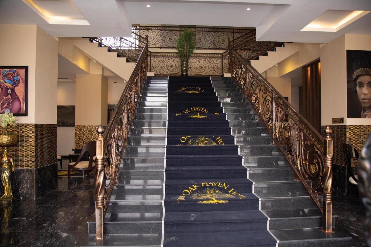 Oak Haven Hotel & Suites Порт-Харкорт Экстерьер фото