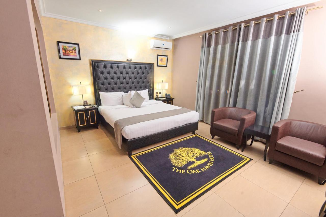 Oak Haven Hotel & Suites Порт-Харкорт Экстерьер фото