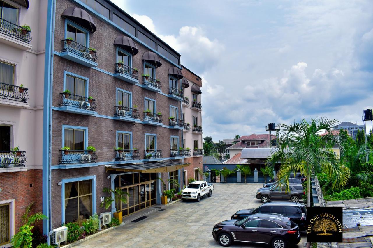 Oak Haven Hotel & Suites Порт-Харкорт Экстерьер фото