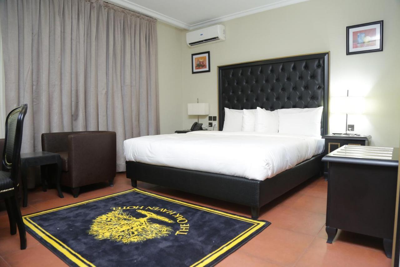 Oak Haven Hotel & Suites Порт-Харкорт Экстерьер фото